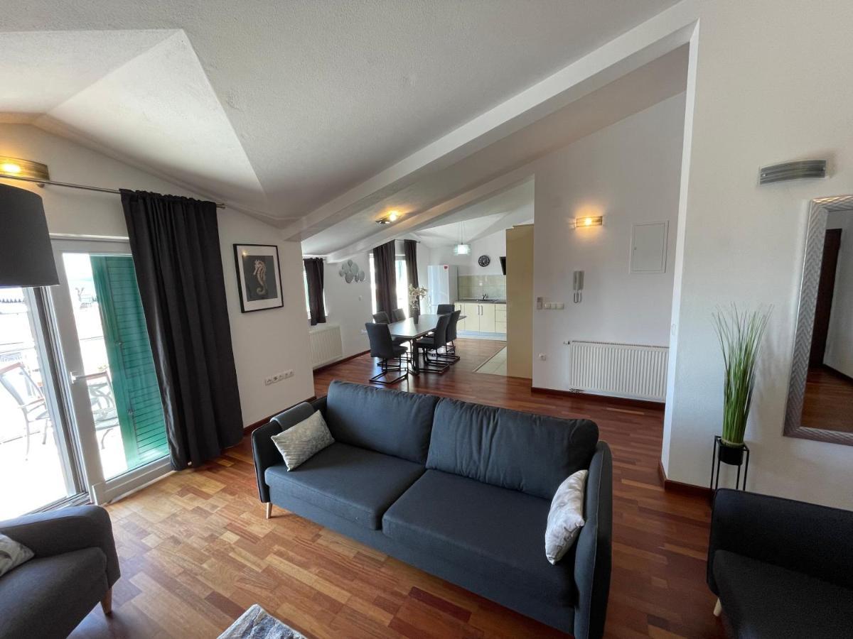 Apartments Cavar Trogir Exterior foto