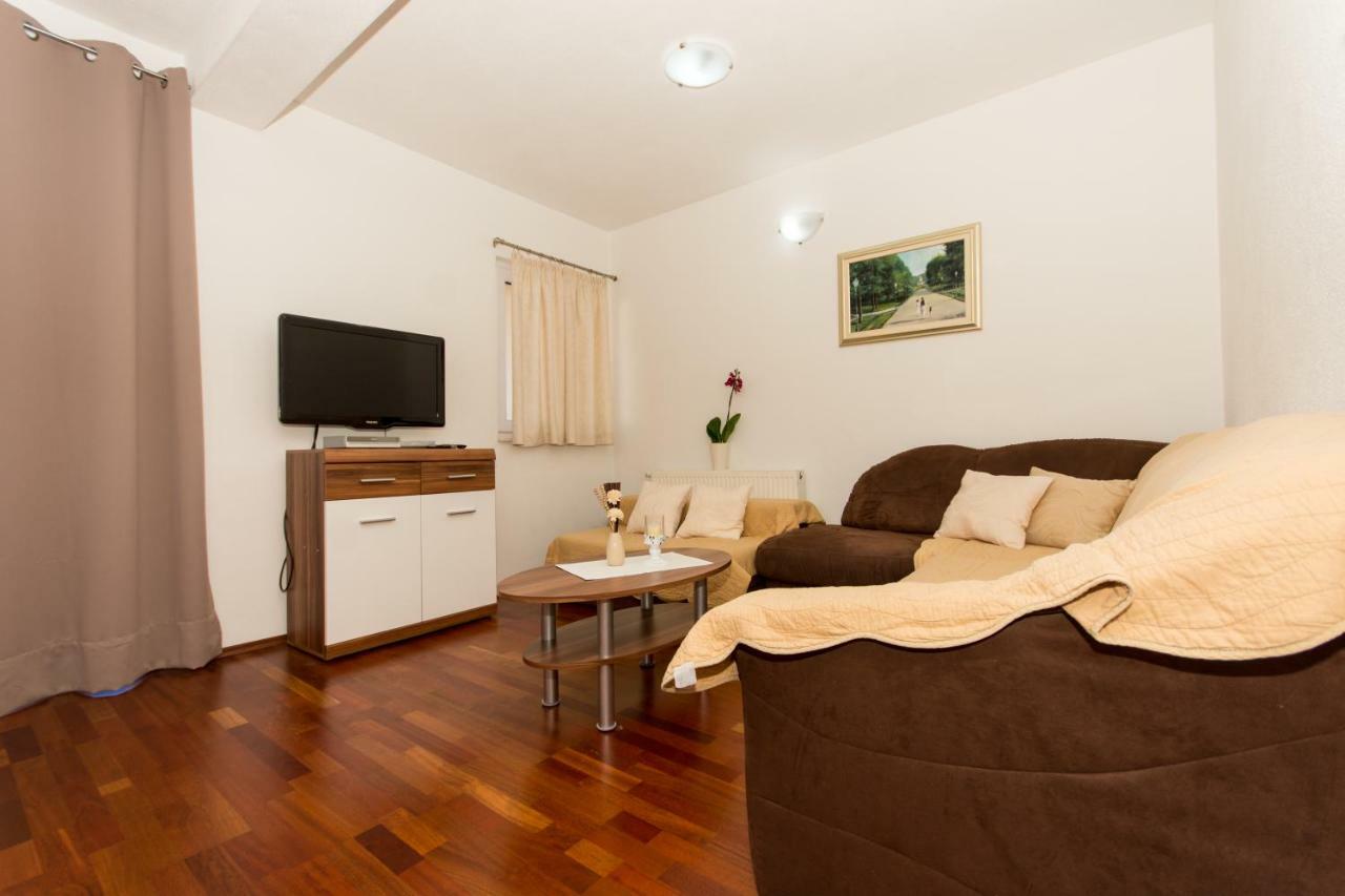 Apartments Cavar Trogir Exterior foto